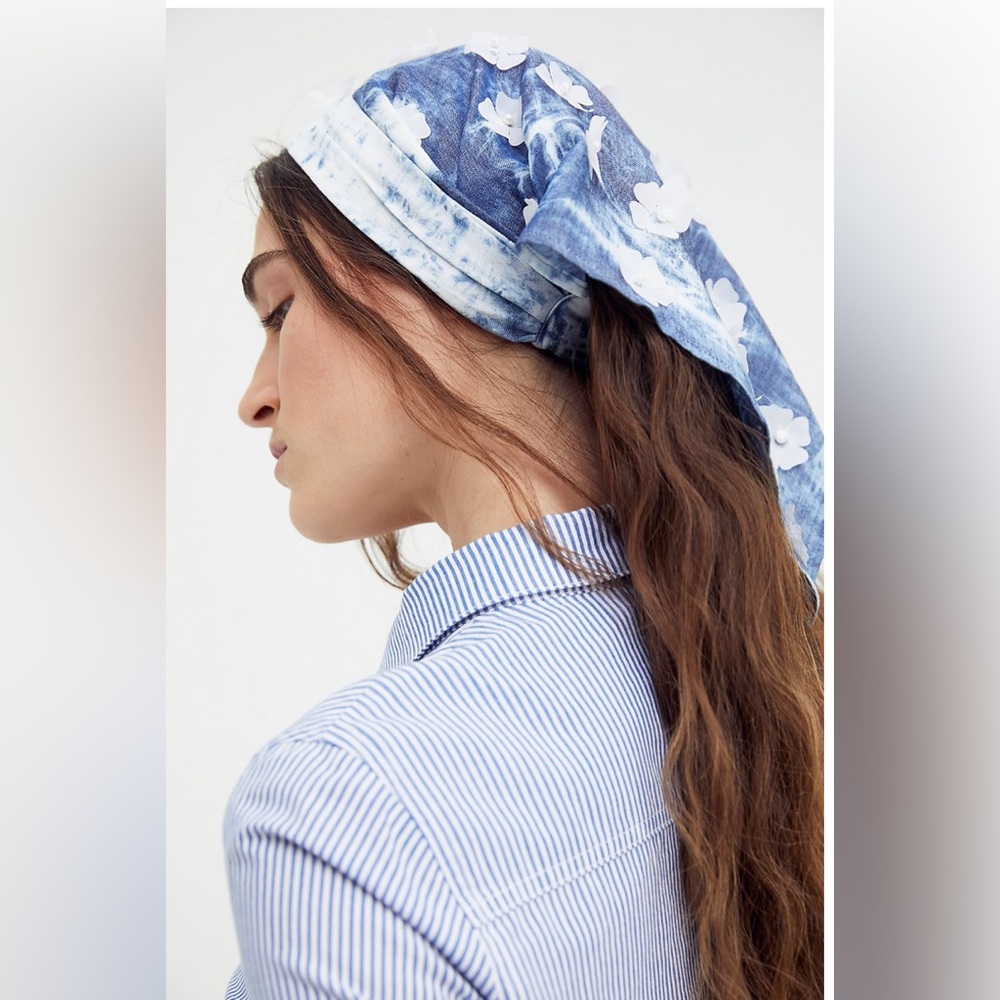 NWT Floral Scarf